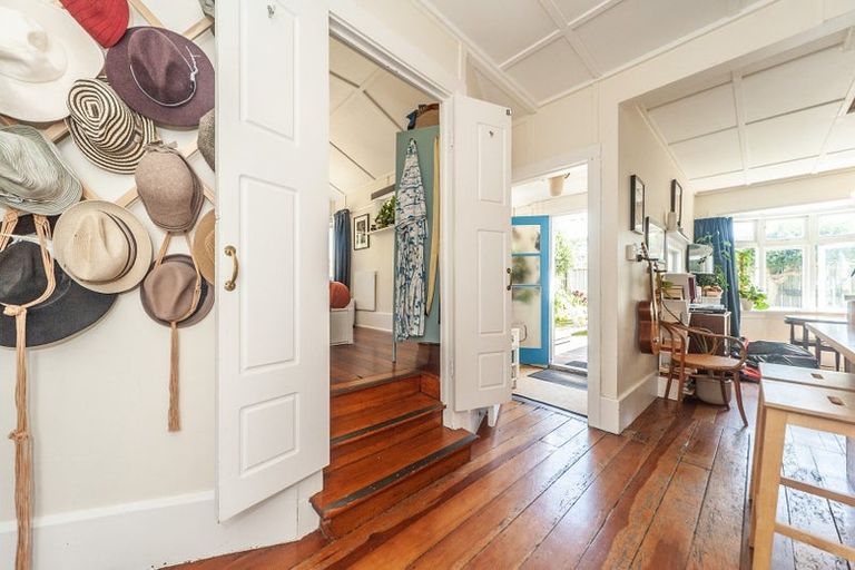 Photo of property in 83 Apu Crescent, Lyall Bay, Wellington, 6022