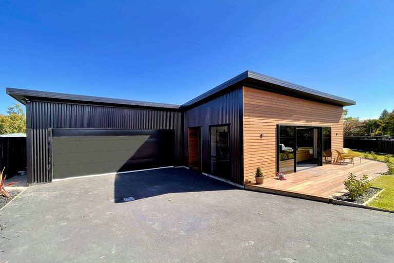 Photo of property in 16 Whitestone Crescent, Weston, Oamaru, 9401