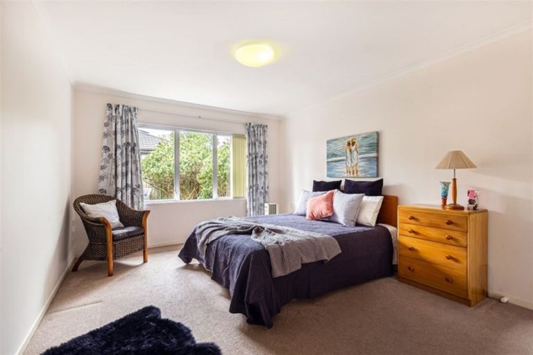 Photo of property in 79 Nimstedt Avenue, Oteha, Auckland, 0632