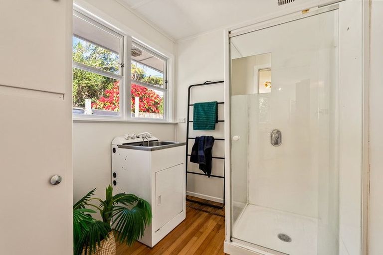 Photo of property in 61 Beazley Avenue, Paparangi, Wellington, 6037