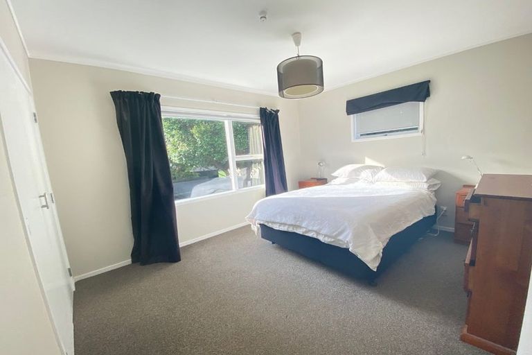 Photo of property in 7 Porter Avenue, Te Atatu South, Auckland, 0610