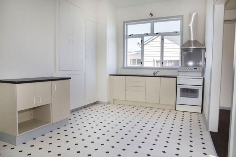 Photo of property in 50 Burns Street, Dannevirke, 4930