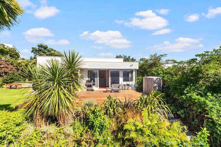 Photo of property in 27 Beacon Hill Road, Strathmore Park, Wellington, 6022