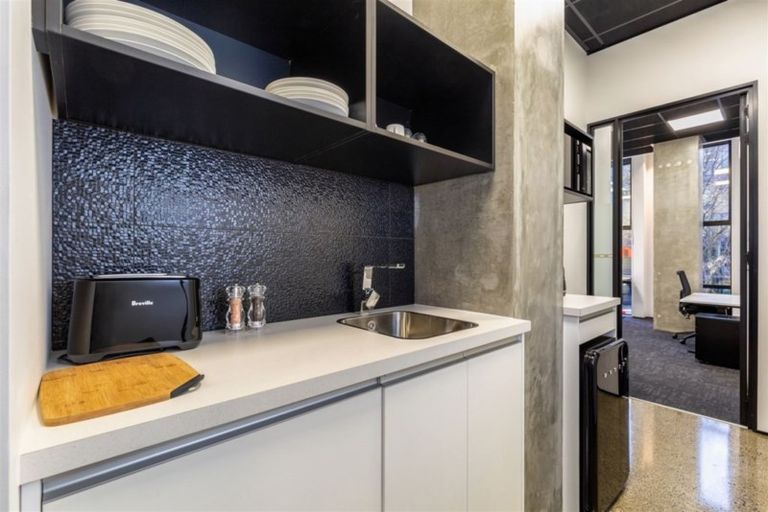 Photo of property in 177a High Street, Oxford, 7430