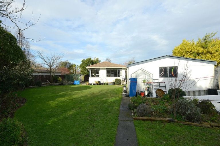 Photo of property in 3 Clivedon Place, Redwood, Christchurch, 8051