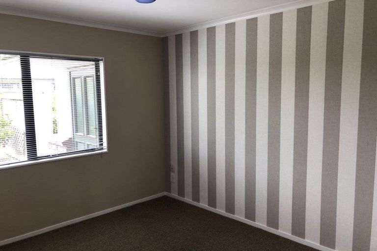 Photo of property in 115 Schnell Drive, Kelvin Grove, Palmerston North, 4414