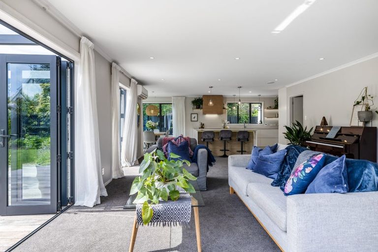 Photo of property in 16 Brackendale Place, Burnside, Christchurch, 8041