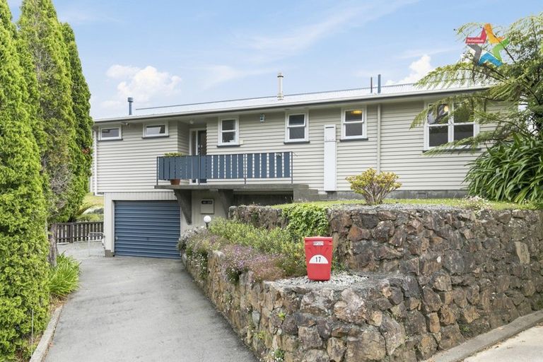 Photo of property in 17 Kingsley Street, Stokes Valley, Lower Hutt, 5019