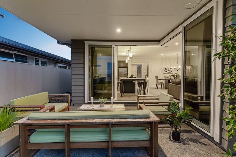 Photo of property in 13 Milano Boulevard, Karaka, Papakura, 2113