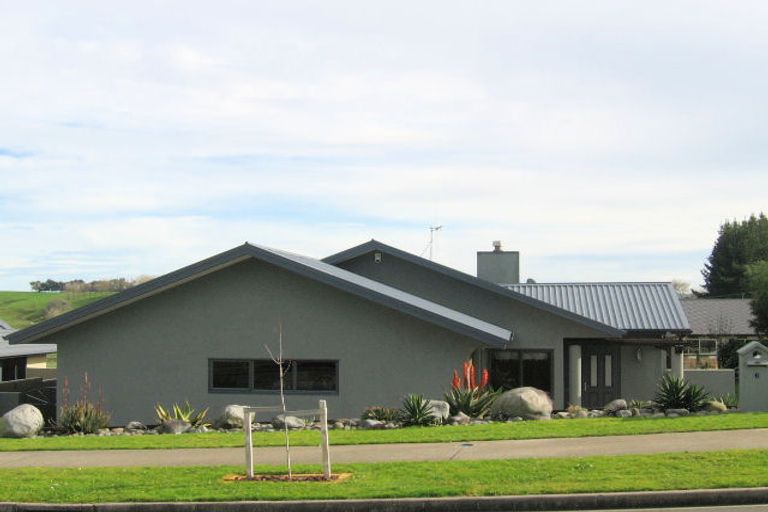 Photo of property in 6 Palm Grove Drive, Western Heights, Hamilton, 3200