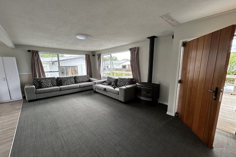 Photo of property in 23 Lipton Grove, Opaheke, Papakura, 2113