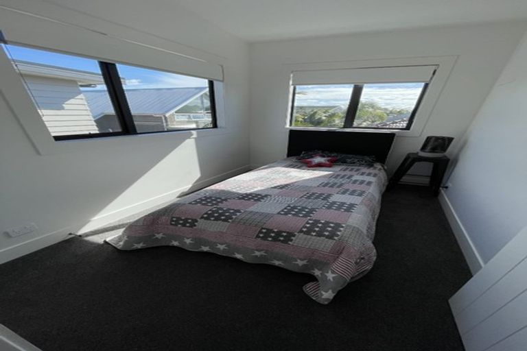 Photo of property in 4 Finesse Lane, Bucklands Beach, Auckland, 2012