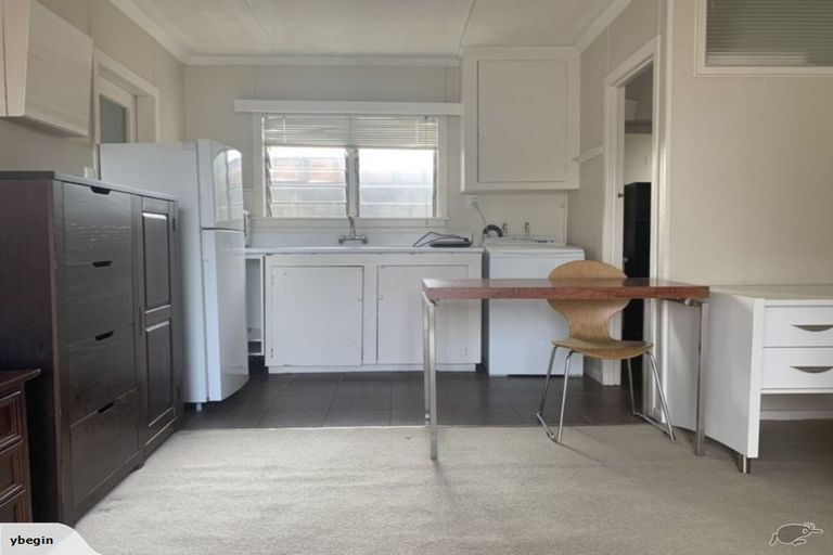 Photo of property in 177 Coronation Road, Hillcrest, Auckland, 0627