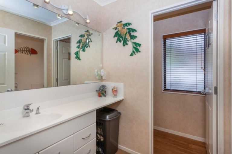 Photo of property in 2 Governors Heights, Whangamata, 3620