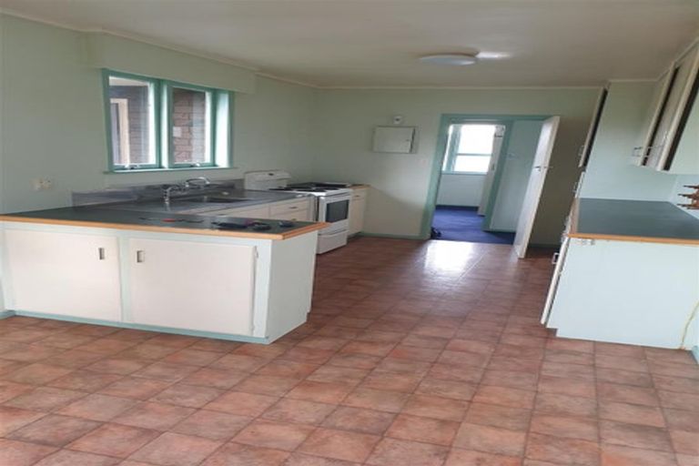 Photo of property in 127 Hutchinsons Road, Bucklands Beach, Auckland, 2014