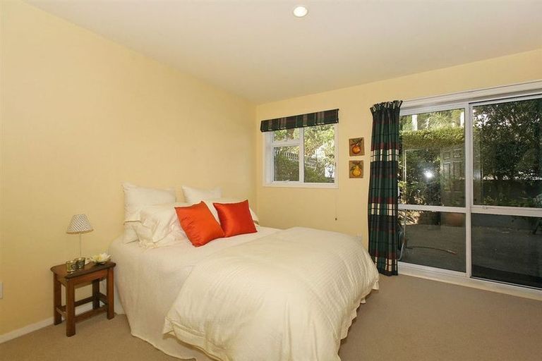 Photo of property in 1a Gill Road, Lowry Bay, Lower Hutt, 5013