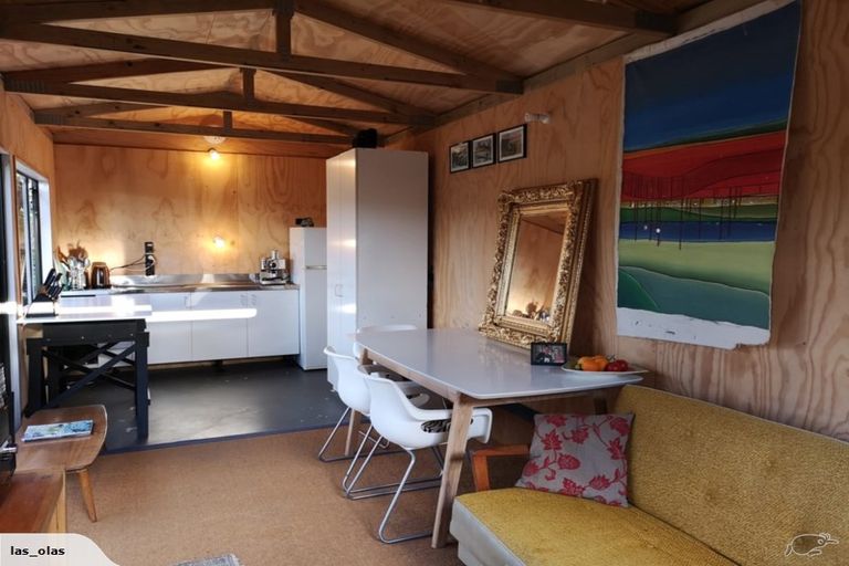 Photo of property in 23 Rayner Road, Piha, 0772