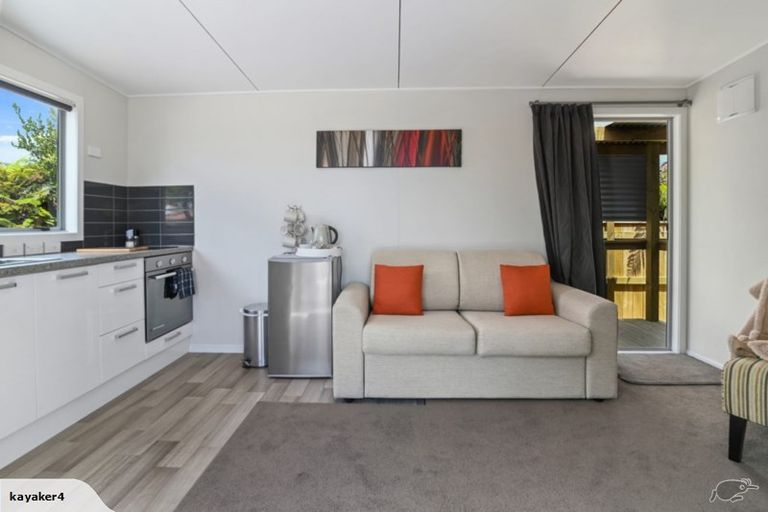 Photo of property in 26 Willow Avenue, Hannahs Bay, Rotorua, 3010