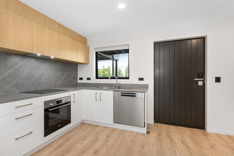 Photo of property in 2/3 Vesty Avenue, Hillcrest, Hamilton, 3216