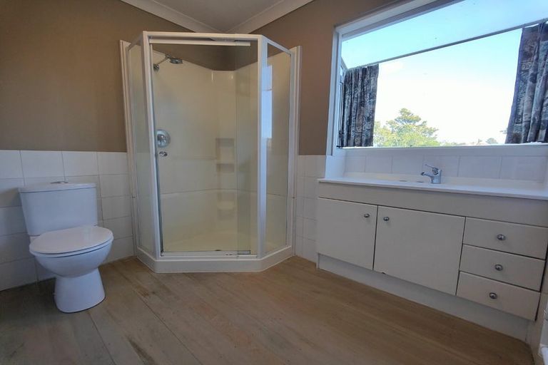 Photo of property in 37 Churchill Road, Cockle Bay, Auckland, 2014