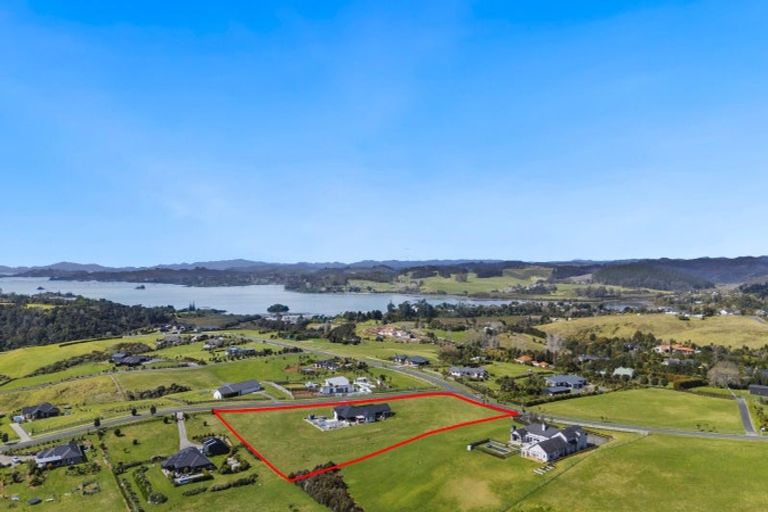Photo of property in 1 Fernbird Grove, Kerikeri, 0294