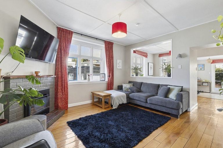 Photo of property in 6 Tiketike Way, Brooklyn, Wellington, 6021