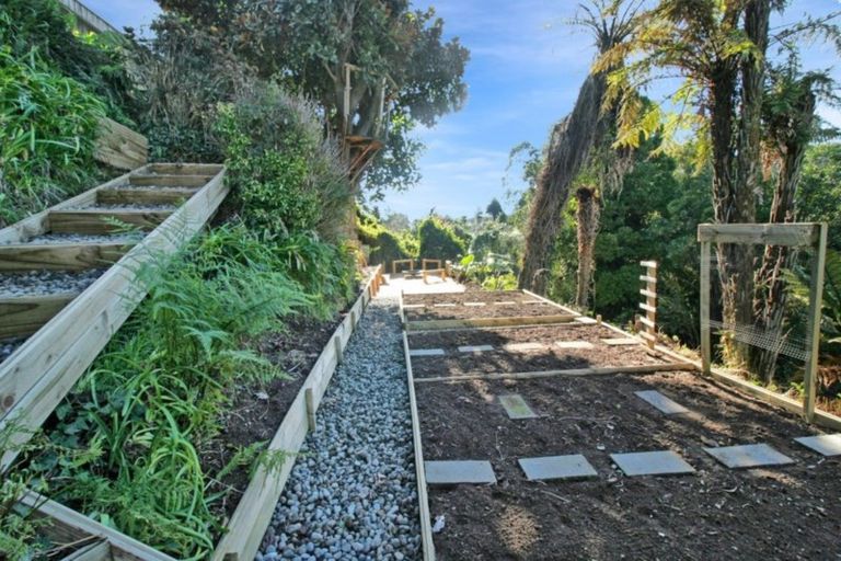 Photo of property in 3b Montana Place, Merrilands, New Plymouth, 4312