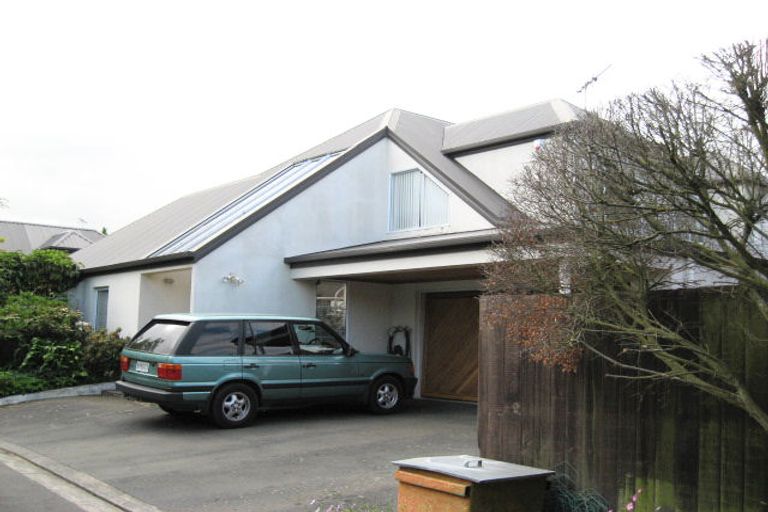 Photo of property in 33 Glenburn Place, Avonhead, Christchurch, 8042