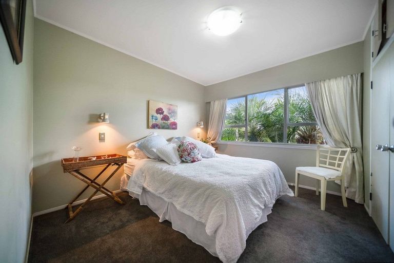 Photo of property in 2 Gatland Road, Opaheke, Papakura, 2113