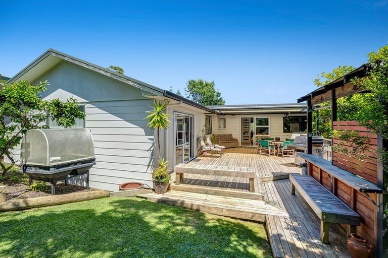 Photo of property in 28 Gilshennan Valley, Red Beach, 0932