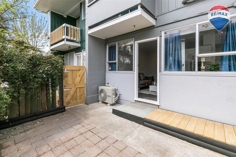 Photo of property in 2/100 Martin Street, Wallaceville, Upper Hutt, 5018