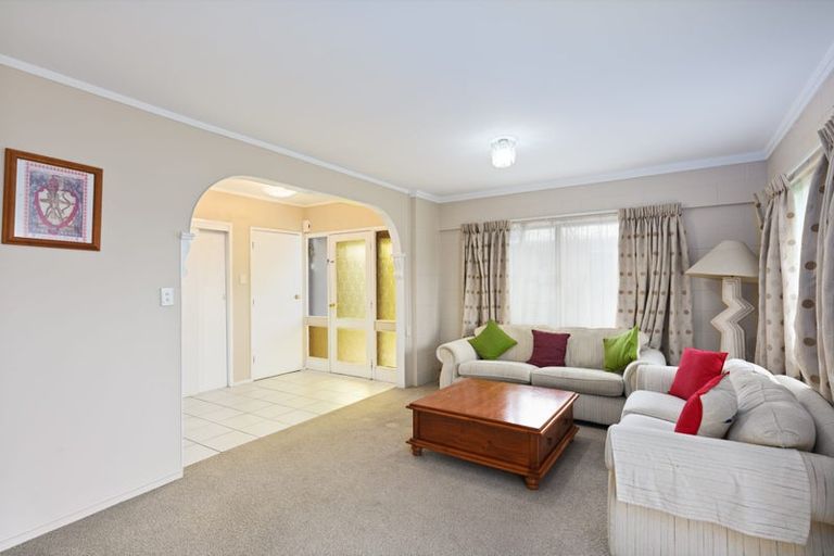 Photo of property in 4 Roberts Road, Te Atatu South, Auckland, 0610