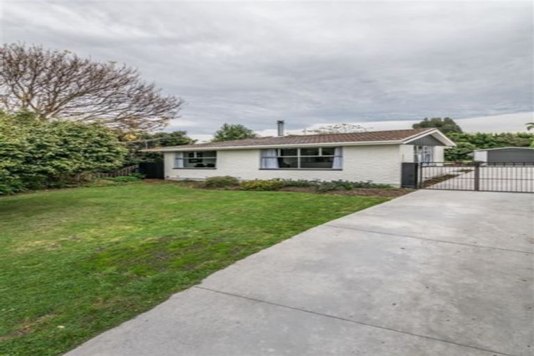Photo of property in 8 Tracy Place, Redwood, Christchurch, 8051