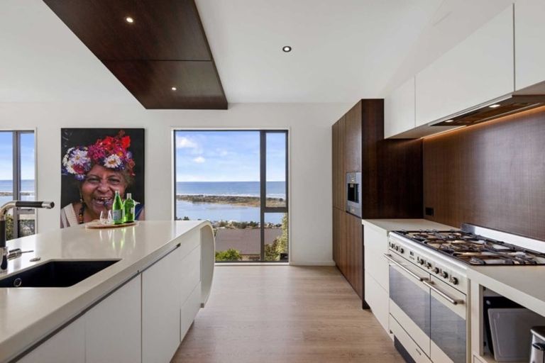 Photo of property in 109c Moncks Spur Road, Redcliffs, Christchurch, 8081