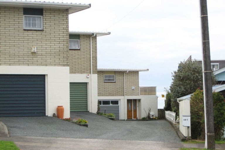 Photo of property in 16/3 Roy Terrace, Moturoa, New Plymouth, 4310