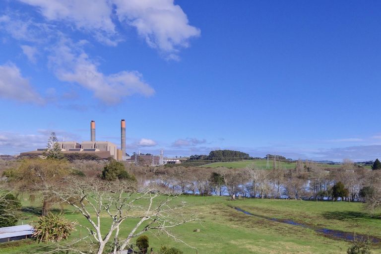 Photo of property in 86 Great South Road, Huntly, 3700