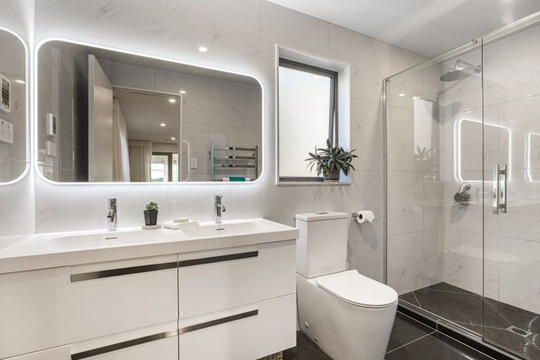 Photo of property in 17 Winscombe Street, Belmont, Auckland, 0622