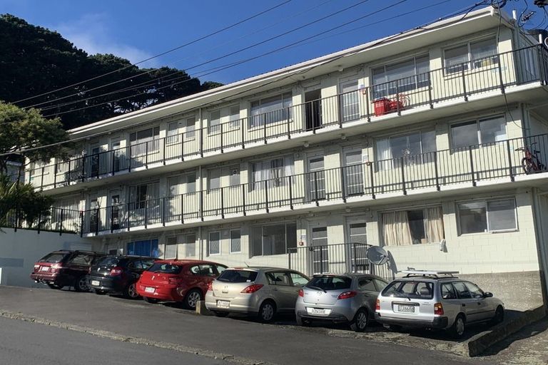 Photo of property in 2/4 Derby Street, Mount Victoria, Wellington, 6011