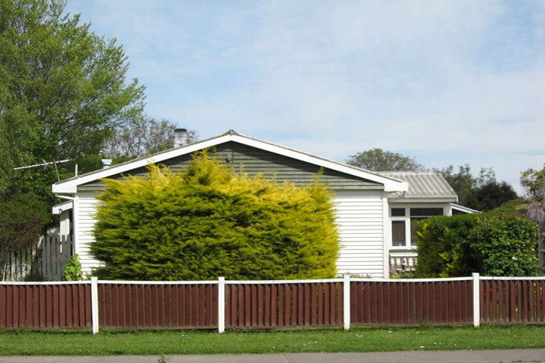 Photo of property in 77 West Belt, Rangiora, 7400