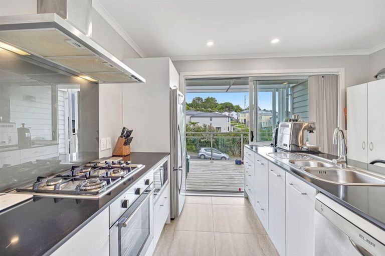 Photo of property in 28 Fernly Rise, Flat Bush, Auckland, 2019