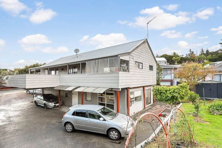Photo of property in 84 Langana Avenue, Browns Bay, Auckland, 0630