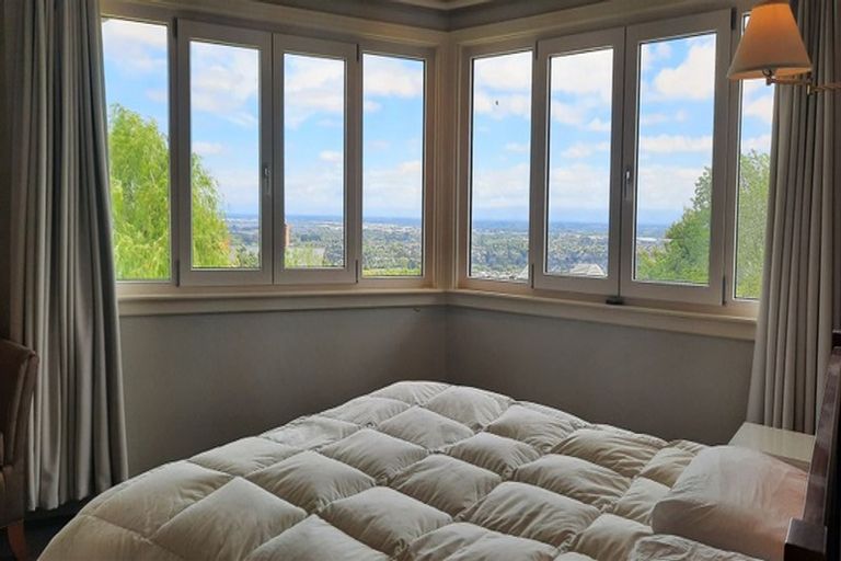 Photo of property in 9 Macmillan Avenue, Cashmere, Christchurch, 8022