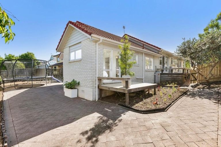 Photo of property in 16 Whitford Road, Howick, Auckland, 2014