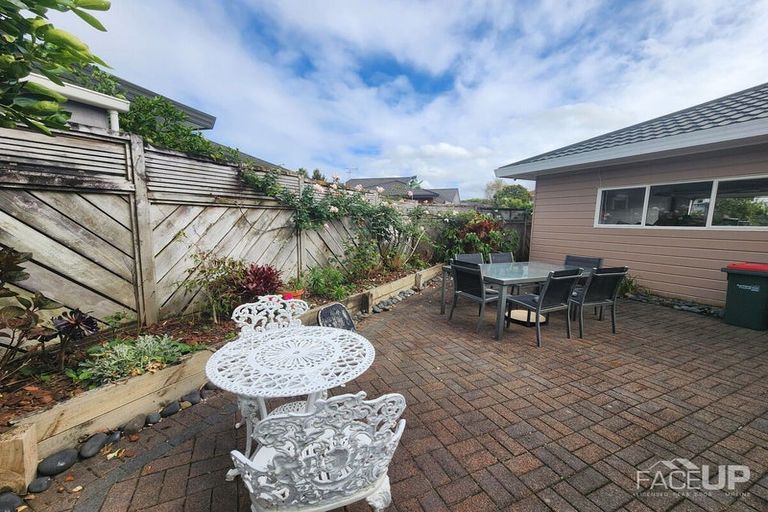 Photo of property in 26 Harbour Lights Close, West Harbour, Auckland, 0618