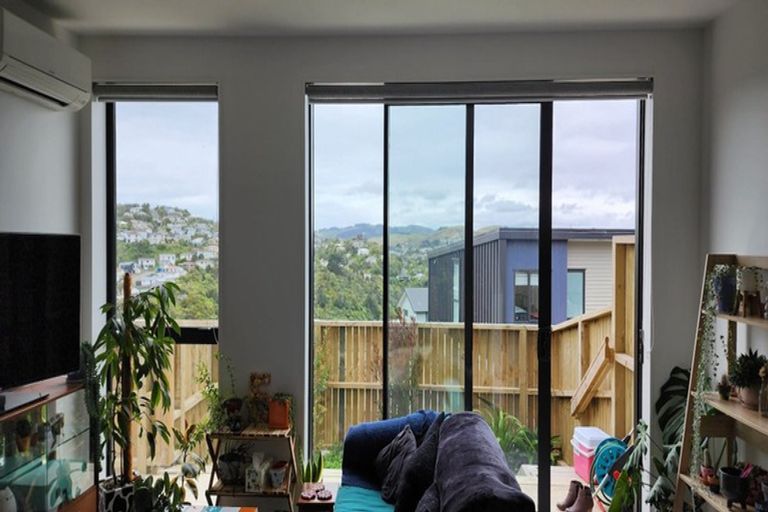 Photo of property in 15/62 Spenmoor Street, Newlands, Wellington, 6037