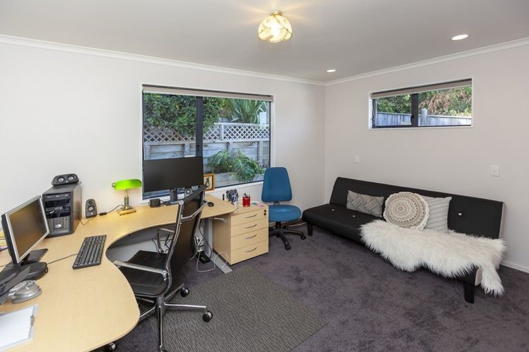 Photo of property in 83 Kakariki Grove, Waikanae, 5036