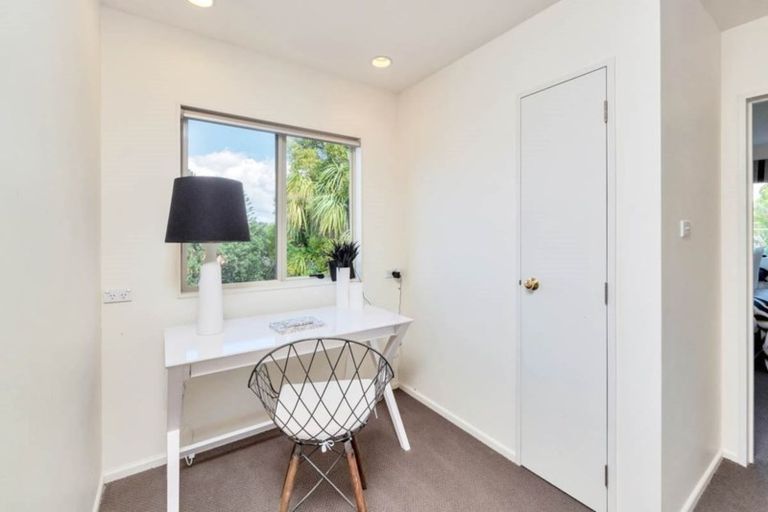 Photo of property in 2/41 Selwyn Crescent, Forrest Hill, Auckland, 0620