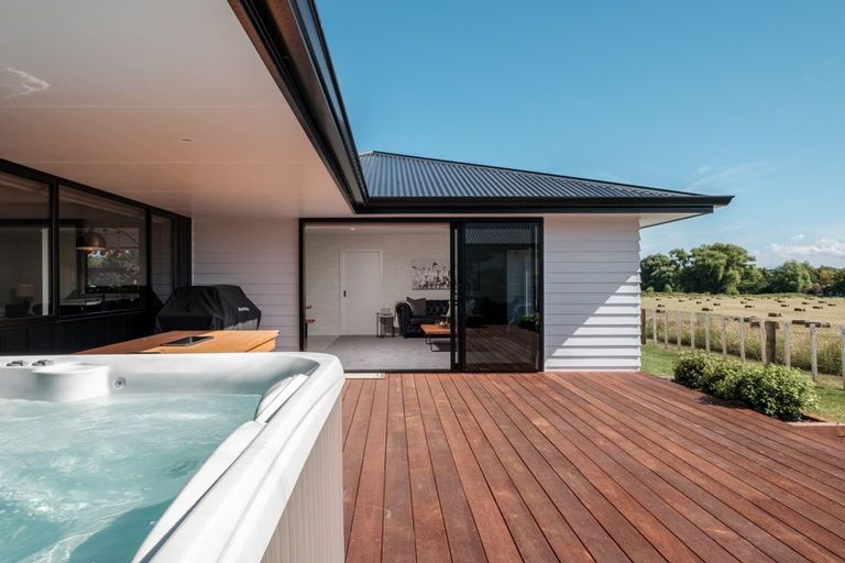 Photo of property in 139 Potae Avenue, Riverdale, Gisborne, 4010