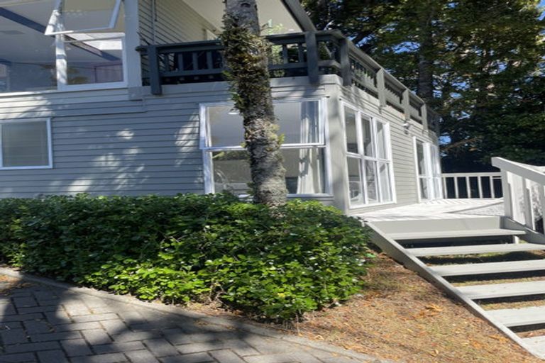 Photo of property in 106 Scenic Drive, Titirangi, Auckland, 0604