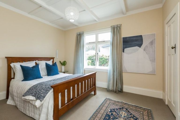 Photo of property in 4 Cobden Lane, Bluff Hill, Napier, 4110